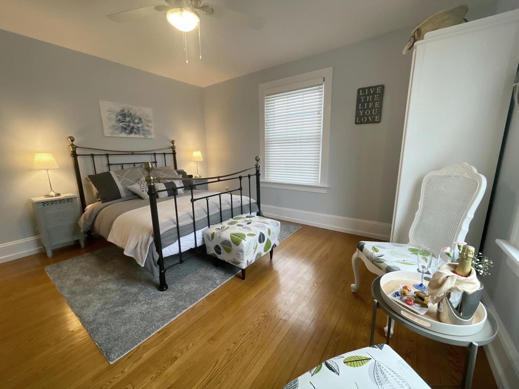 Deluxe Double Room with Shower